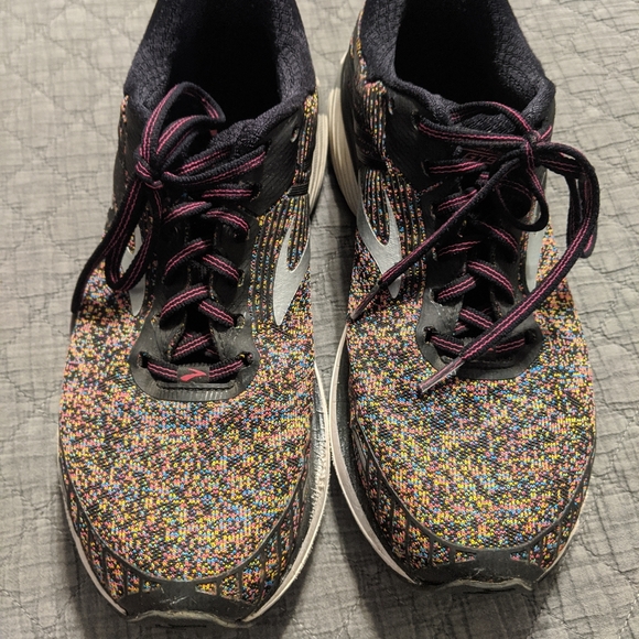 Women's Brooks GTS18 US 11 Euro 43 - Picture 1 of 7